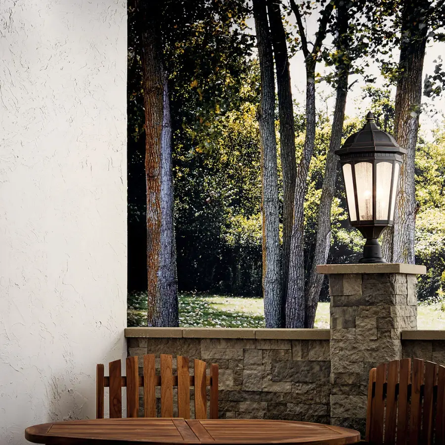 Classic Outdoor Post Light with Timeless Appeal - Image 3