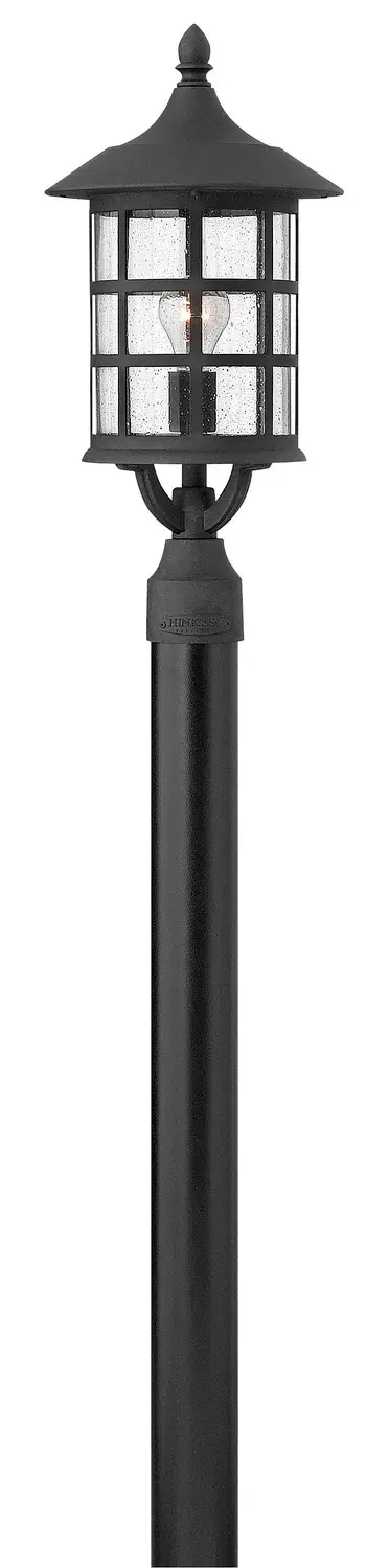 The Freeport combines timeless traditional styling with energy-efficient LED technology. Its cast aluminum construction and wet-rated design make it ideal for coastal and outdoor applications.