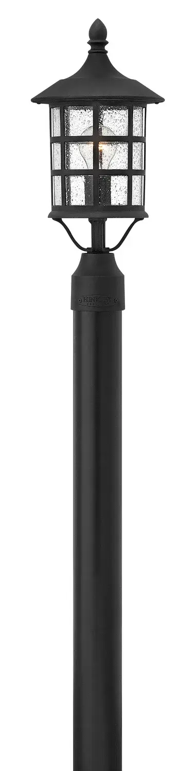 The Freeport combines timeless traditional styling with energy-efficient LED technology. Its cast aluminum construction and wet-rated design make it ideal for coastal and outdoor applications.