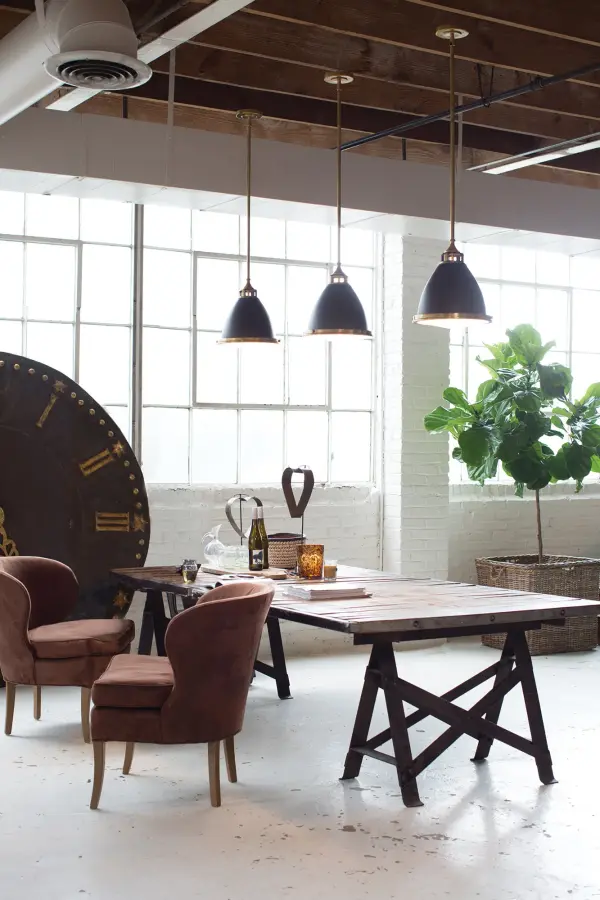 Amelia’s classic pendant design reinvents vintage details with a cast glass fitter, cast metal trim ring and ornamental clasps. Bold finish options glow with retro inspiration. - alternate view