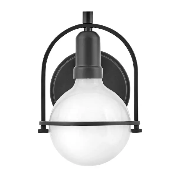 Chic and elegant, Somerset exudes a quiet and precise sophistication, subtly fusing modern design with vintage appeal. A streamlined metal yoke and ring are accented by understated turned metal knobs, complementing warm illumination with an authentic edge.