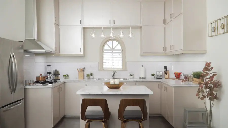 Larmes Linear Pendant with Clear Teardrops - Image 5