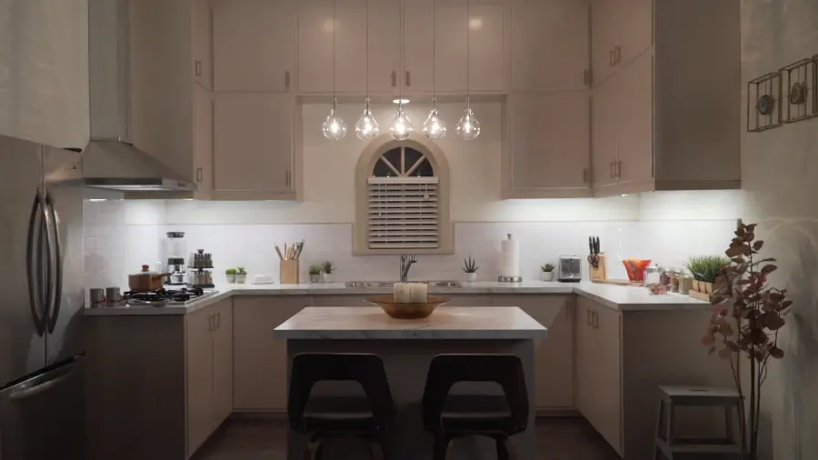 Larmes Linear Pendant with Clear Teardrops - Image 7
