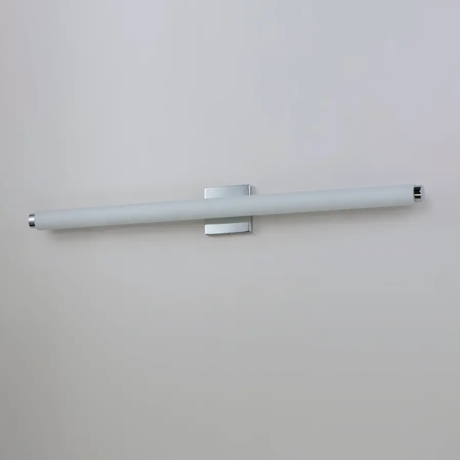 Versatile LED Bath Bar with Adjustable Color Temperature - Image 4