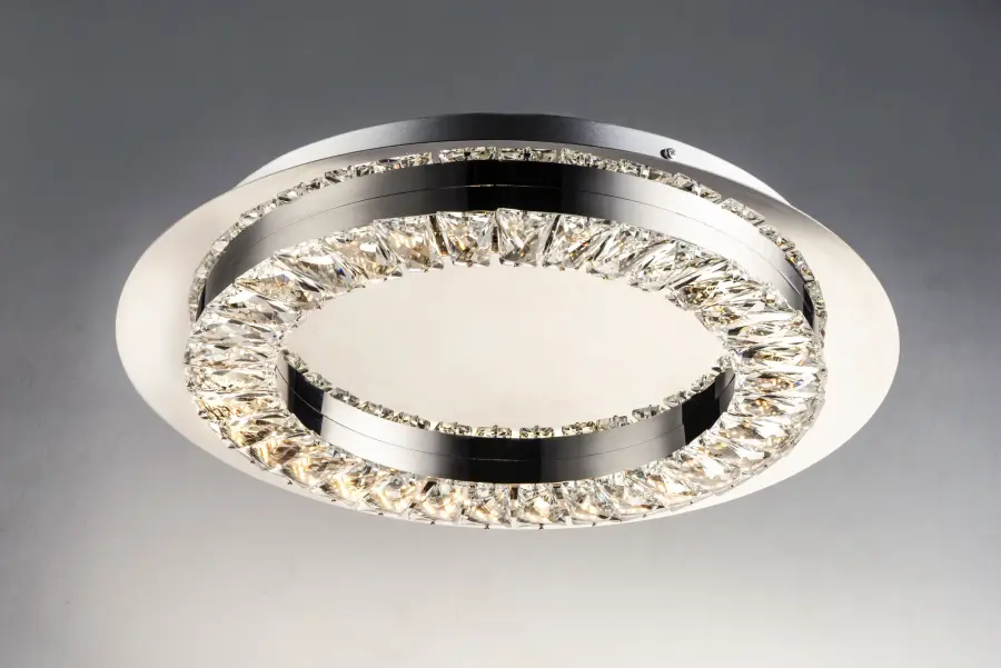 Stunning Crystal Rings Create Floating Light Effect - Image 2