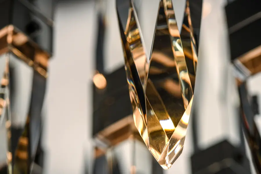 Stunning Crystal Cascade Creates Dramatic Architectural Statement - Image 3