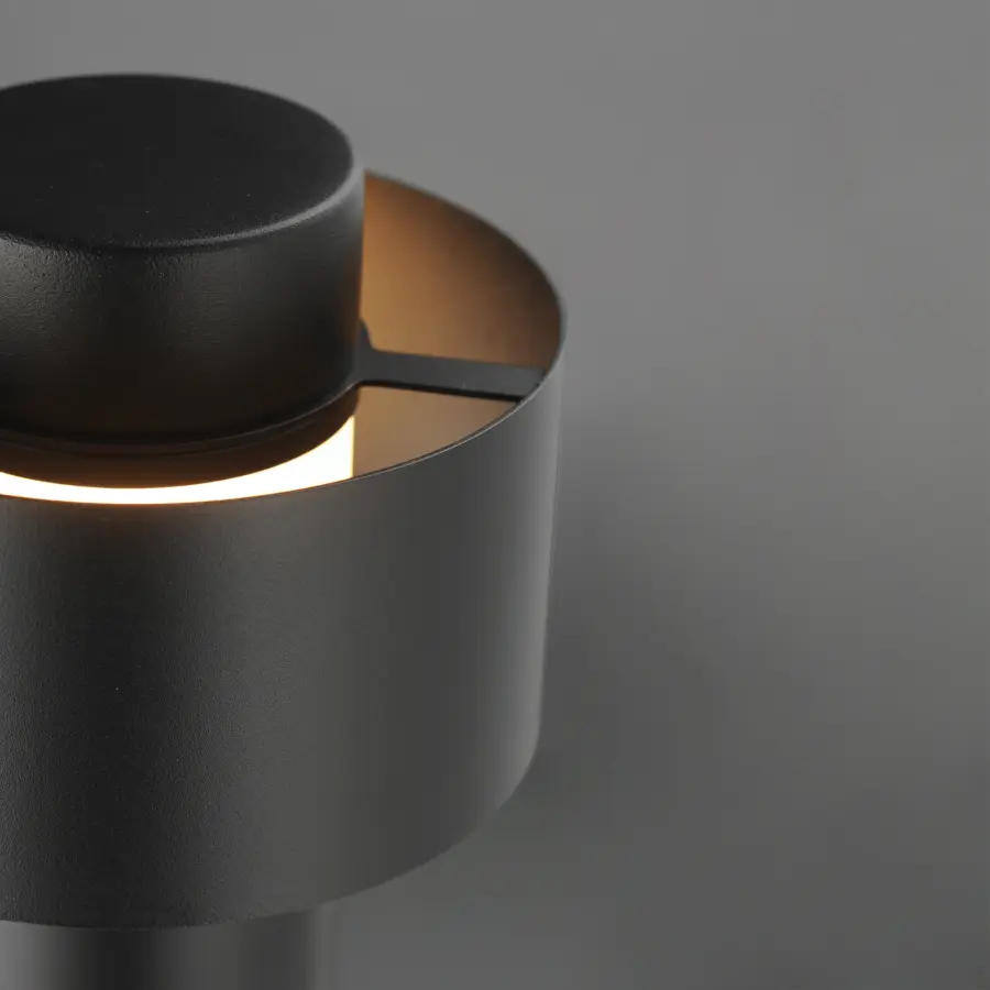 Reveal Outdoor Pathway Light - Image 4