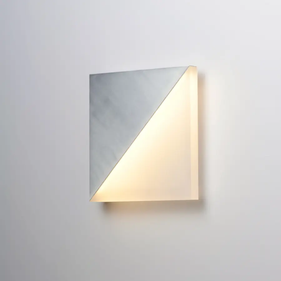 Modern LED Outdoor Sconce with Energy-Efficient Performance - Image 3