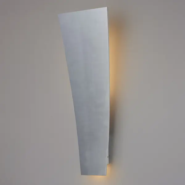 Sleek LED Outdoor Sconce with High-Output Illumination - Image 3