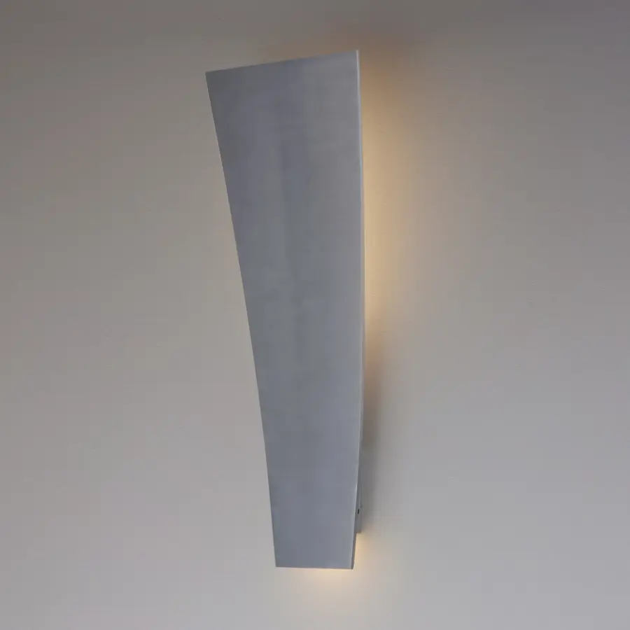 Sleek LED Outdoor Sconce with High-Output Illumination - Image 4