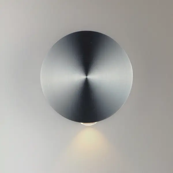 The Alumilux Glint delivers efficient LED lighting in a minimalist aluminum design. Perfect for modern exteriors, this compact wall sconce provides warm 3000K illumination with excellent color rendering. - alternate view