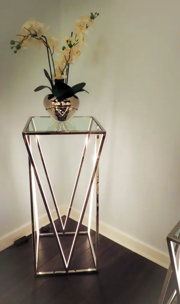 Sculptural Contemporary Table Lamp with Mirror-Like Chrome Finish - Image 4