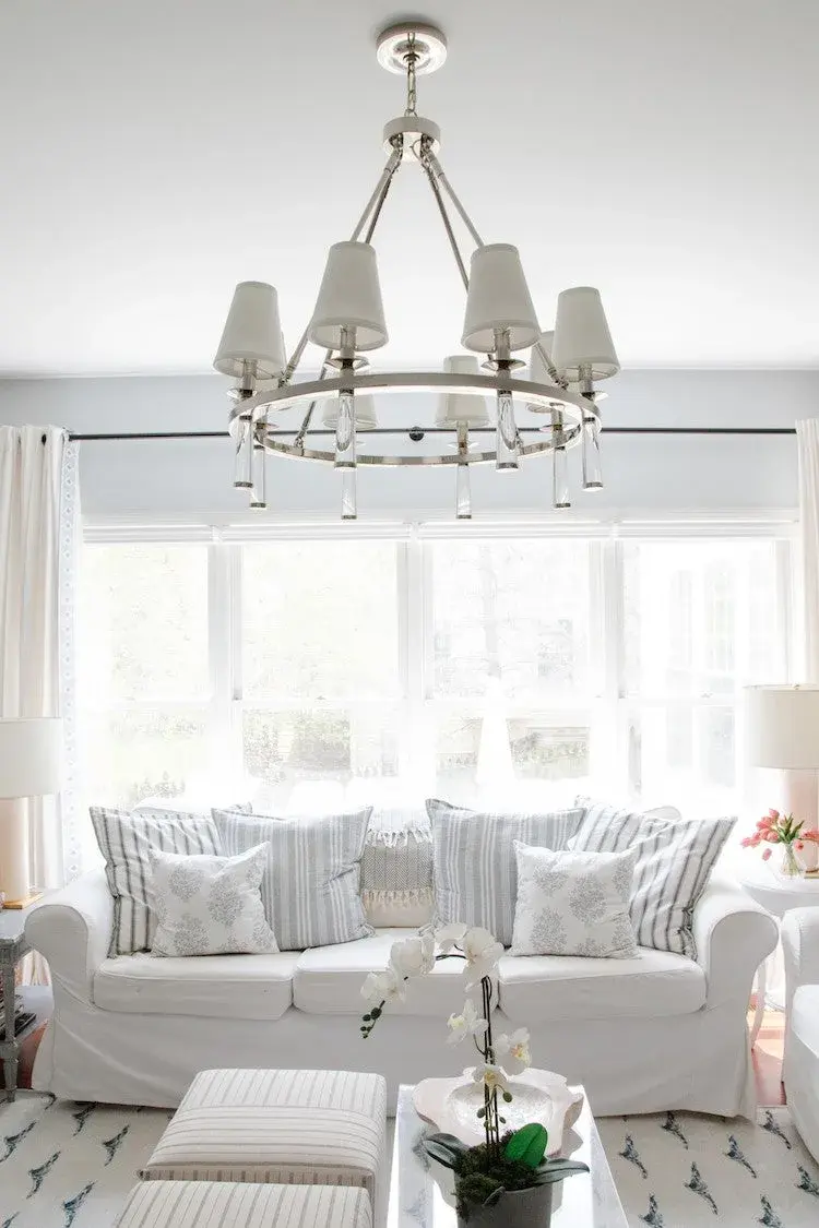 Baxter 31.5" Chandelier in Aged Brass - Image 13