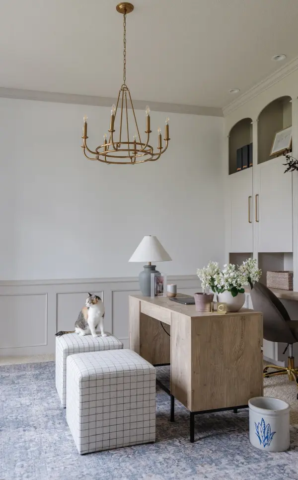 Bailey 28" Chandelier in Aged Brass - Image 5