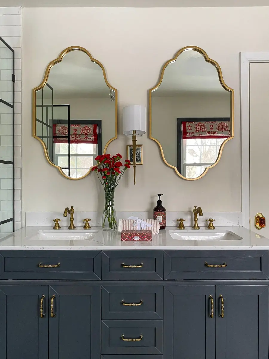 Clifton 8" Sconce in Aged Brass - Image 5