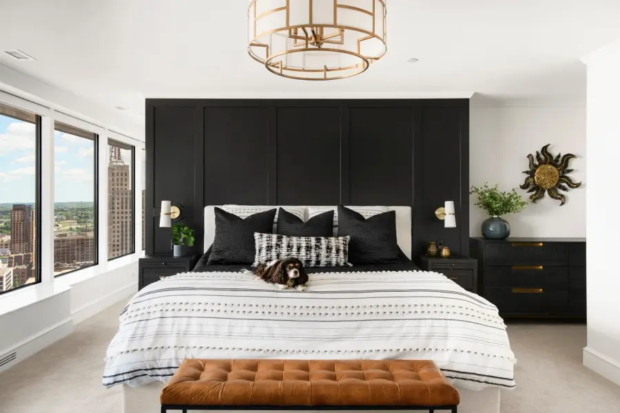 Danielson 24.75" Chandelier in Vibrant Gold - Image 6