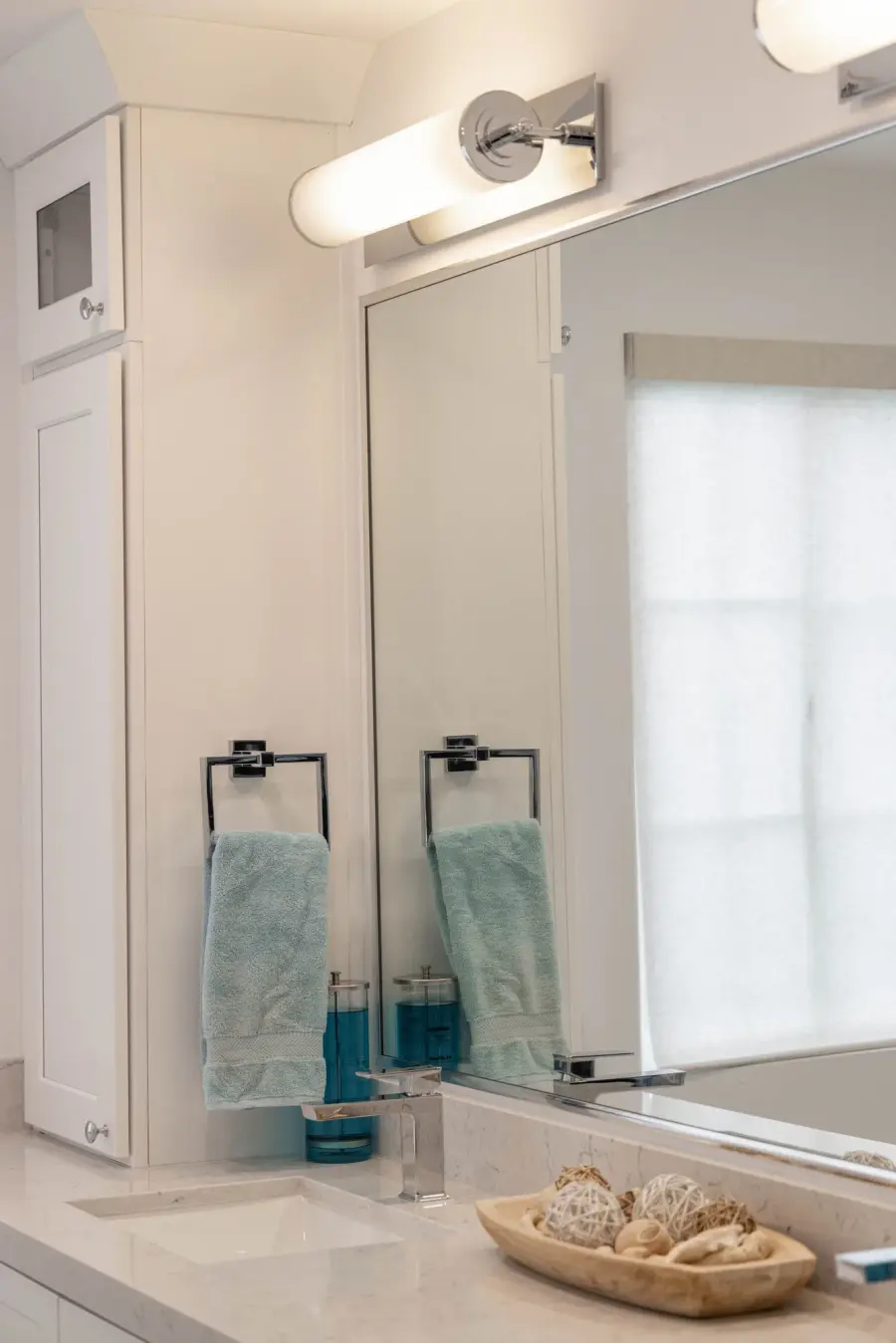 Foster 5" LED Bathroom Vanity Light - Image 11