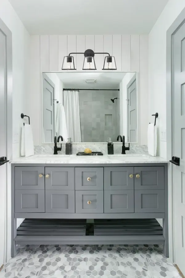 Fulton 23.25" Bathroom Vanity Light in Antique Gold - Image 13