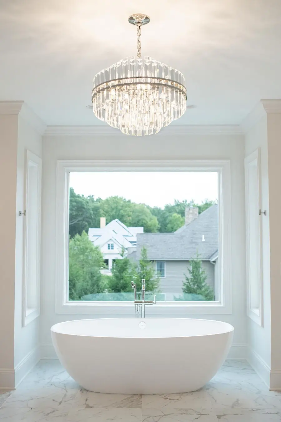 Hayes 22" Crystal Chandelier - Image 6