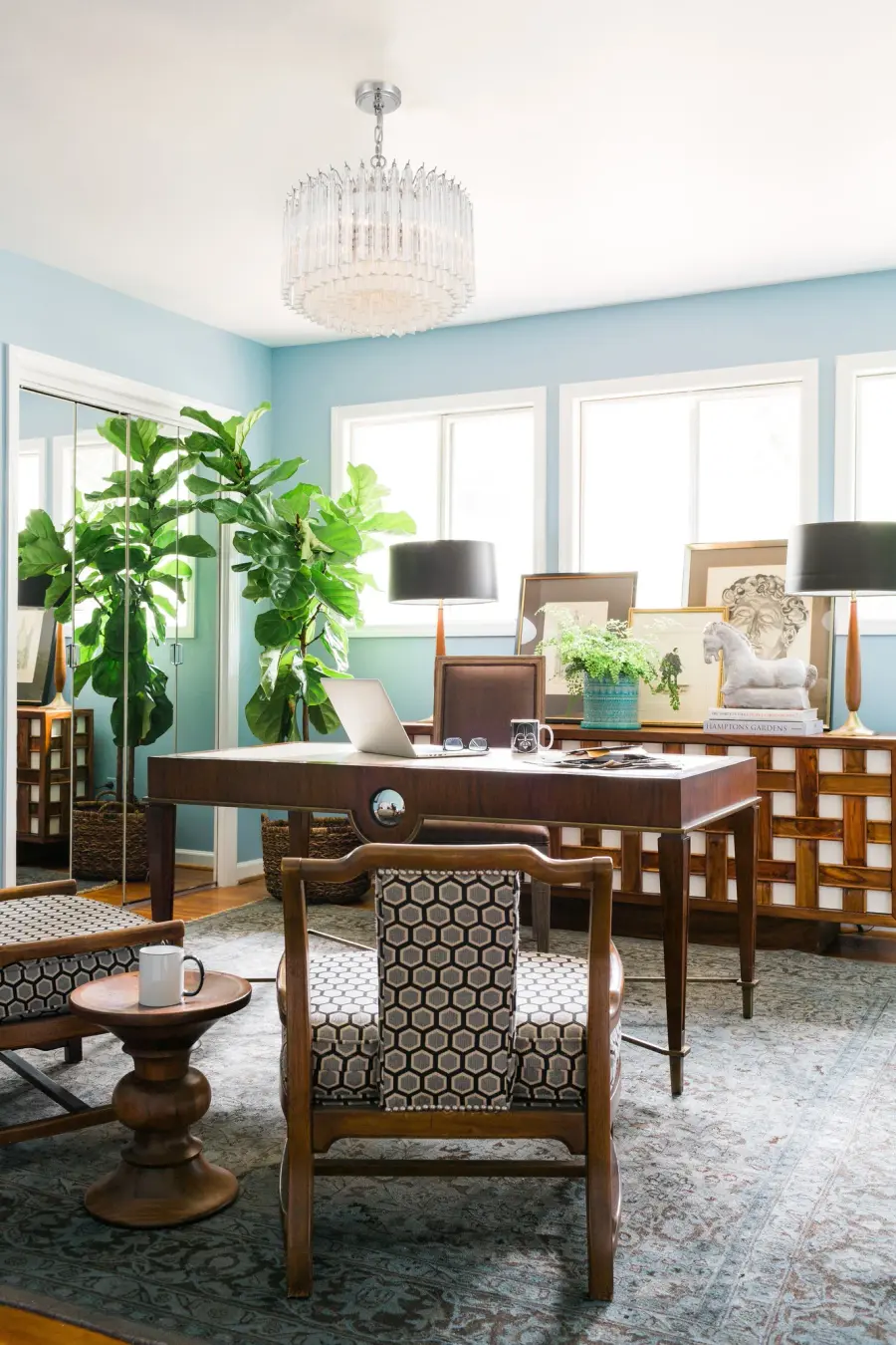 Sophisticated Mid-Century Glamour with Hand-Cut Crystal-Like Glass - Image 16