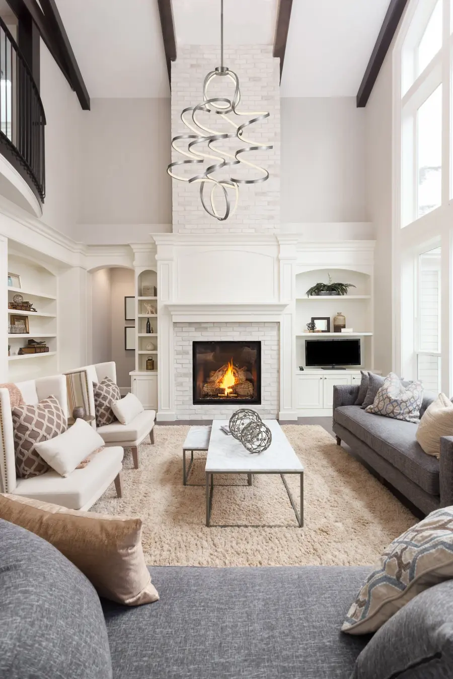 Sculptural Modern Chandelier with Continuous Helical Design - Image 3