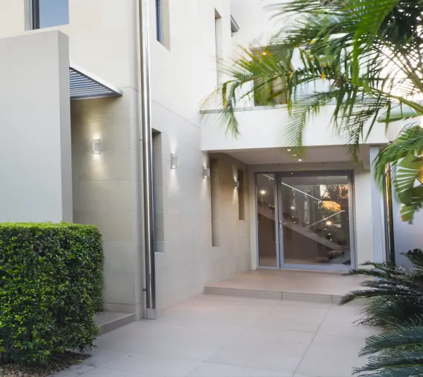 The Vista wall sconce delivers architectural sophistication with its clean perpendicular design and distinctive V-shaped light pattern. Integrated LED technology and weather-resistant construction make it ideal for modern outdoor spaces. - alternate view