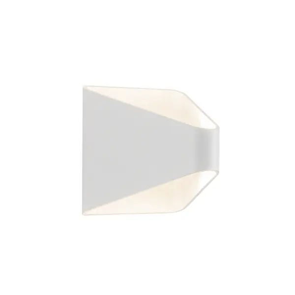 The Ellis wall sconce combines contemporary aesthetics with exceptional durability. Its distinctive triangular body provides both upward and downward illumination, while IP65 weatherproofing ensures reliable performance in any outdoor environment.