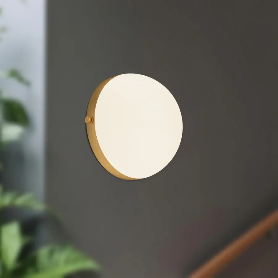 Globo 7-Inch Wall/Vanity Light in Brushed Gold - Image 2