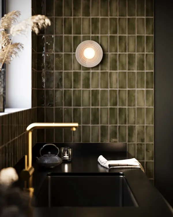 Dahlia 6-Inch Wall/Vanity Light in Vintage Brass - Image 2