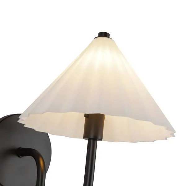 Serena 8-Inch Wall/Vanity Light in Aged Gold - Image 11