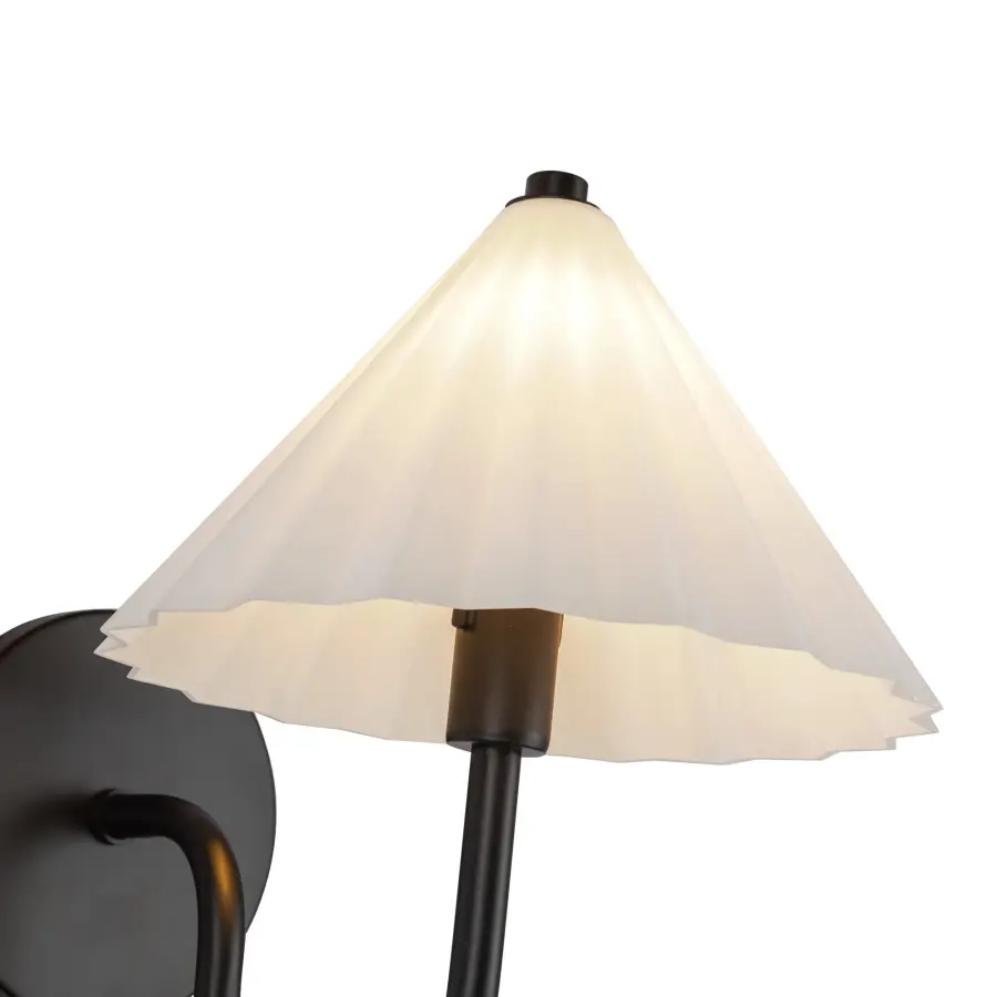 Serena 8-Inch Wall/Vanity Light in Aged Gold - Image 11