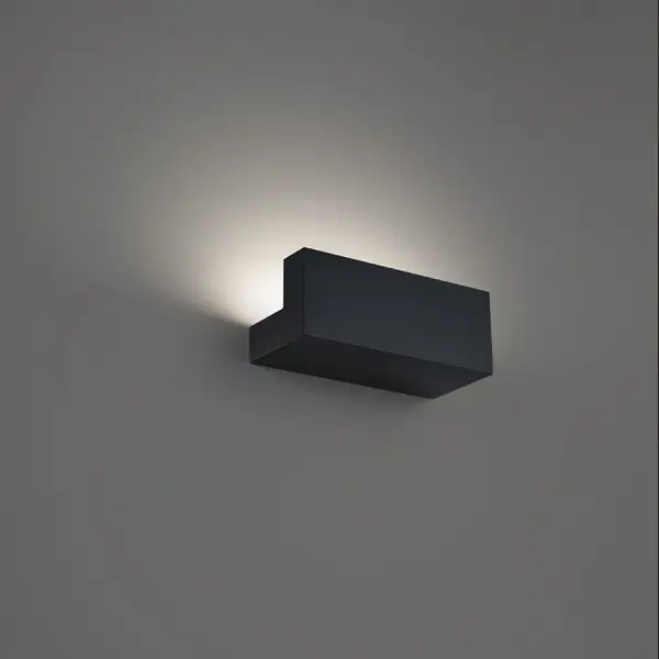 The Bantam Wall Sconce delivers a sophisticated Euro-styled aesthetic with clean lines and concealed indirect lighting. ADA compliant and perfect for corridors, it excels at discreet wall washing in both classic and contemporary settings.
