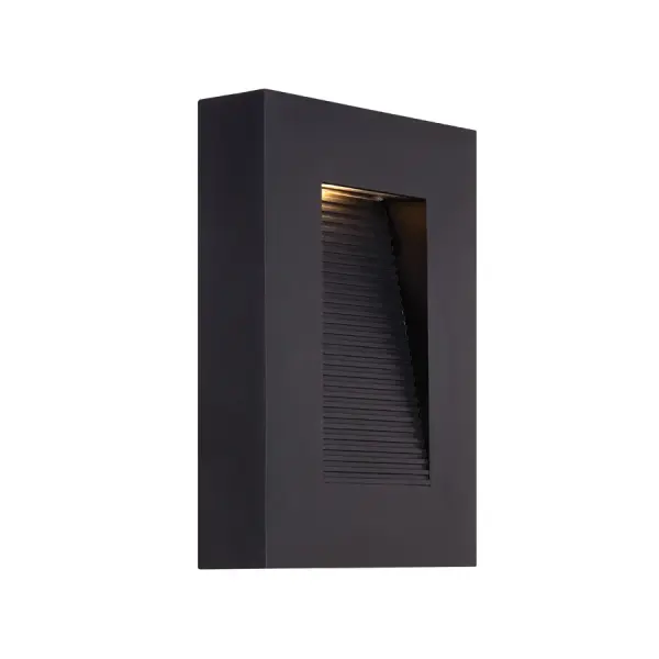 The Urban wall sconce reimagines the classic step baffle with modern minimalist design and robust LED performance. Its indirect lighting and dark sky compliance make it ideal for contemporary outdoor spaces.