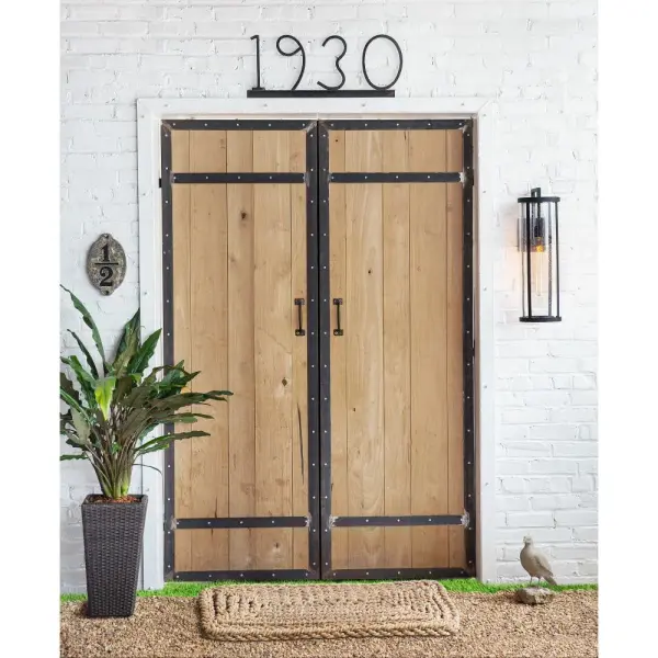 Effortless Curb Appeal with Classic Cylindrical Design - Image 12