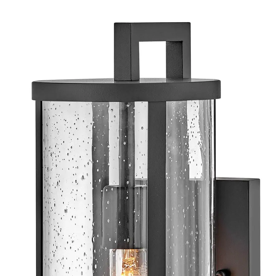 Effortless Curb Appeal with Classic Cylindrical Design - Image 8