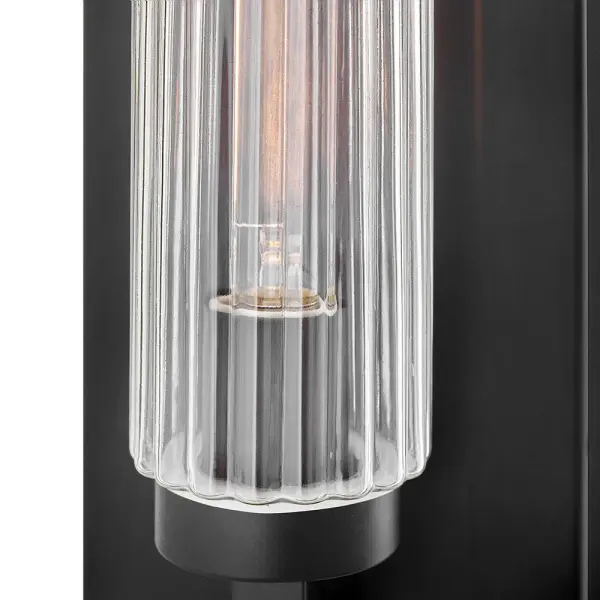 Classic Outdoor Lantern with Timeless Vintage Appeal - Image 5