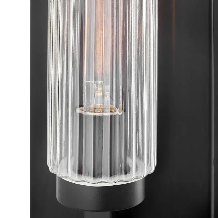 Classic Outdoor Lantern with Timeless Vintage Appeal - Image 5