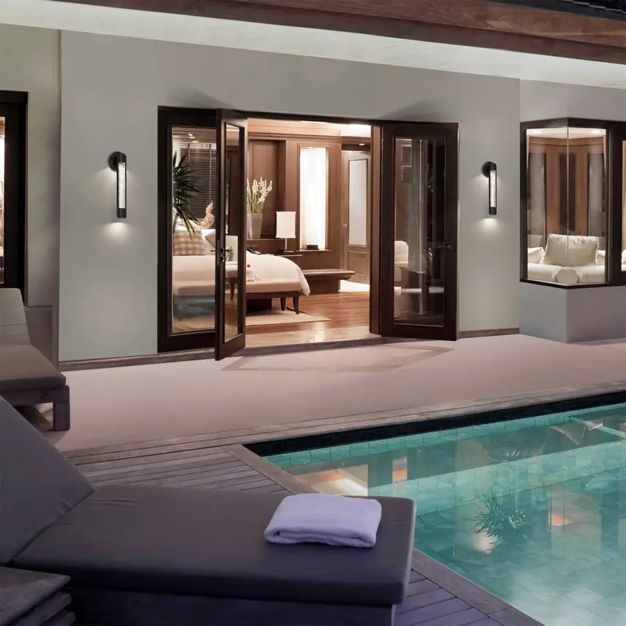 Stunning Textured Glass Creates Captivating Outdoor Ambiance - Image 2