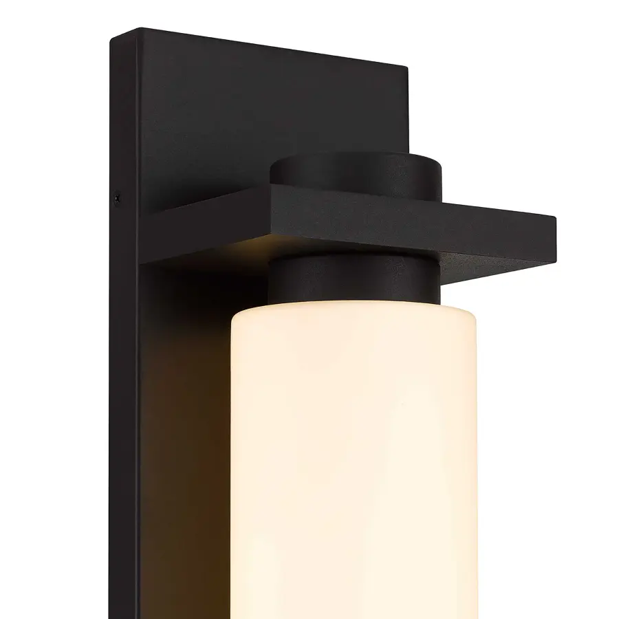 Elegant Shaker-Inspired Outdoor Lighting with Smart Features - Image 3