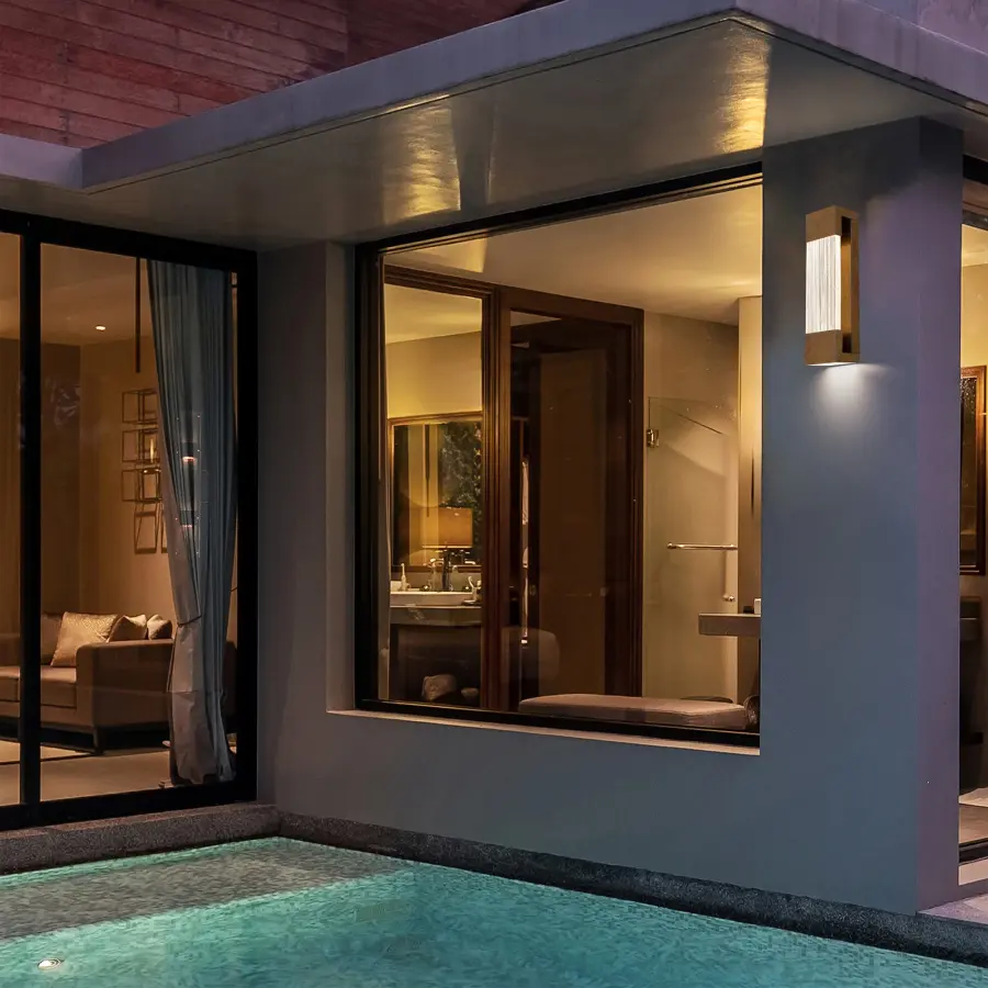 Artisan-Crafted Outdoor Sconce with Captivating Saw Glass Design - Image 2