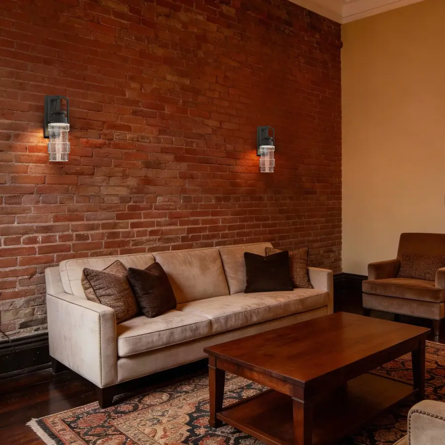 Elegant Outdoor Wall Sconce with Durable Brass Construction - Image 3