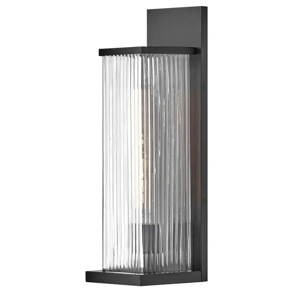 Torrent’s clear, ribbed glass accentuates classic and contemporary exteriors with a subtle yet striking texture. Torrent’s unique glass creates captivating refractions and sophisticated ambiance.