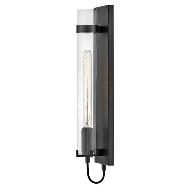A versatile stunner, Ryden‘s chic, modern-industrial silhouette is practical yet stylish, featuring elongated glass shades held by heavy cast prongs. Classic finishes are complemented by black, fabric-wrapped cord and subtle detailing.