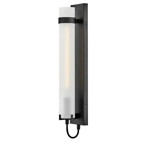 A versatile stunner, Ryden‘s chic, modern-industrial silhouette is practical yet stylish, featuring elongated glass shades held by heavy cast prongs. Classic finishes are complemented by black, fabric-wrapped cord and subtle detailing.