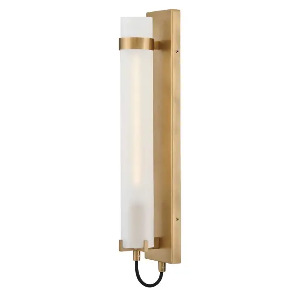 A versatile stunner, Ryden‘s chic, modern-industrial silhouette is practical yet stylish, featuring elongated glass shades held by heavy cast prongs. Classic finishes are complemented by black, fabric-wrapped cord and subtle detailing.