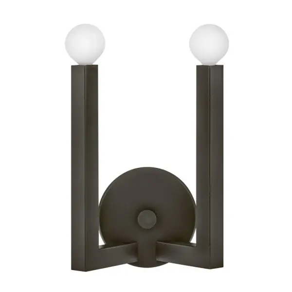 The Ezra family stunningly pairs minimalist elegance with an industrial edge. The strong square arms, sharp angles, and bold silhouette add dimensional appeal, bringing interest to dining rooms, foyers, kitchens, and beyond. Pairing Ezra with a globe-style bulb nails down the transitional, midcentury modern vibe.