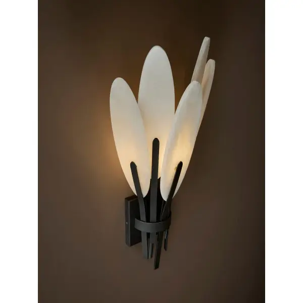 Nerine Large Alabaster Sconce - Image 9