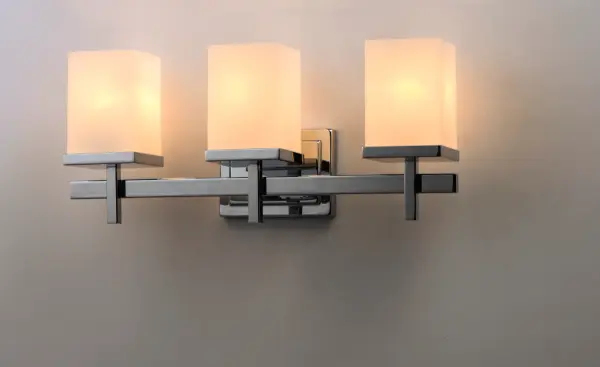 Tetra 3-Light Bath Vanity in Polished Chrome - Image 3