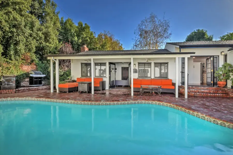 The Terrace by Maxim - Image 3