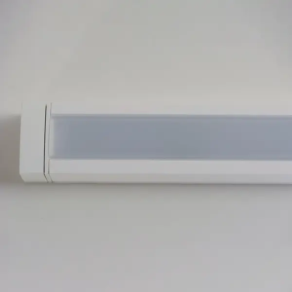 CounterMax 120V Slim Stick 36" LED Under Cabinet Light in White - Image 4